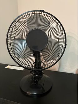 Black table fan