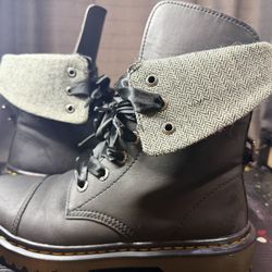 Dr. Marten Yuba Fold Over Boots Woman Size 8 See Pictures!