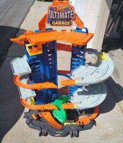 Hotwheels Ultimate Garage