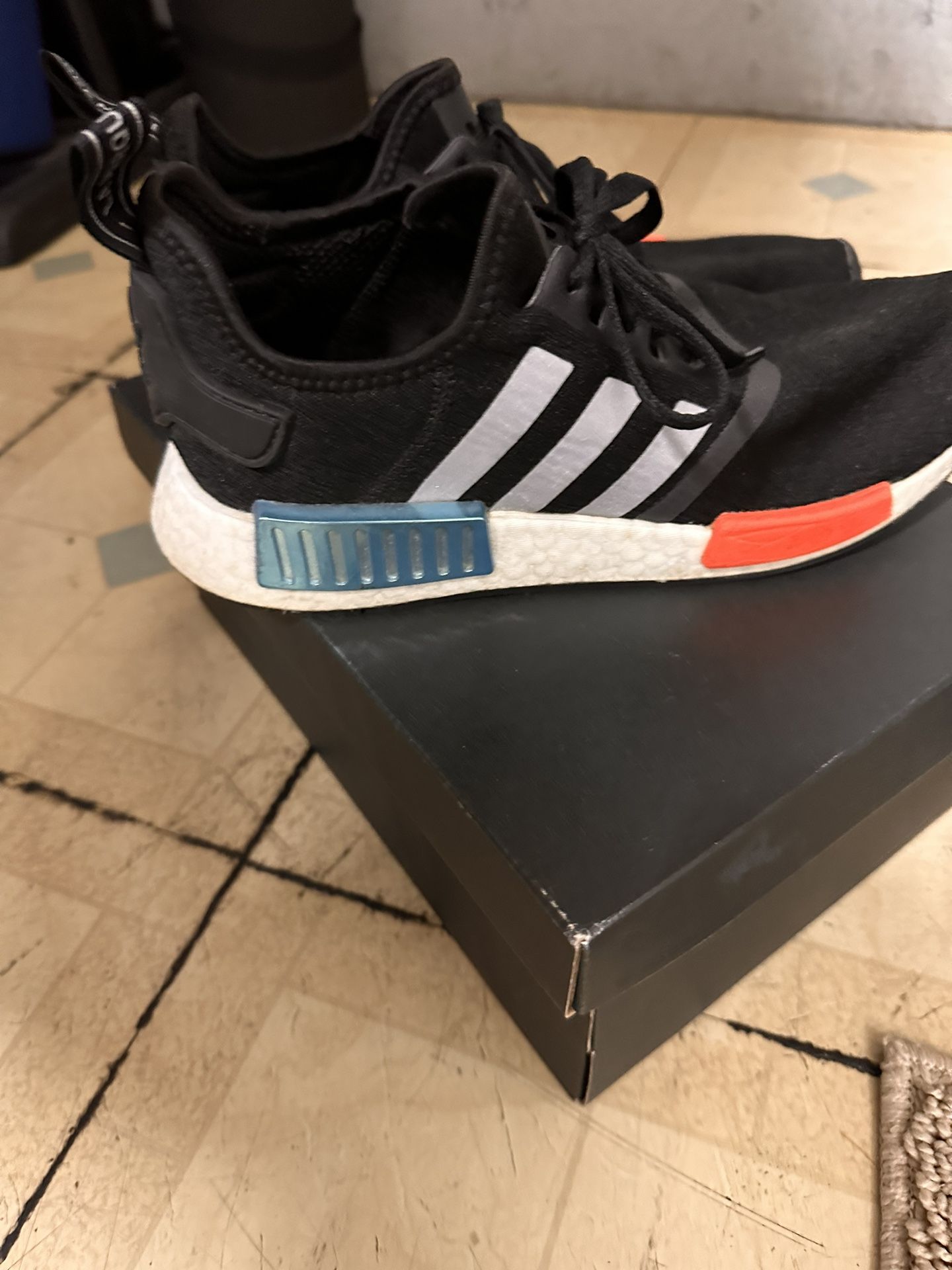 Adidas NMD - www.erdenetinfo.mn