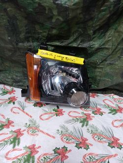 2009-15 Nissan Xterra Right Headlight 