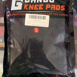 KNEE PADS