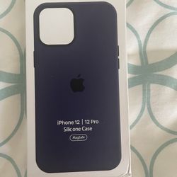 Apple iPhone 12 & 12 Pro Deep Navy Silicone MagSafe Case 