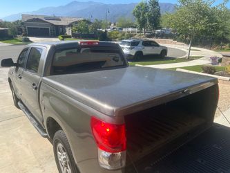 Retractable Tonneau Cover for Pickup Truck