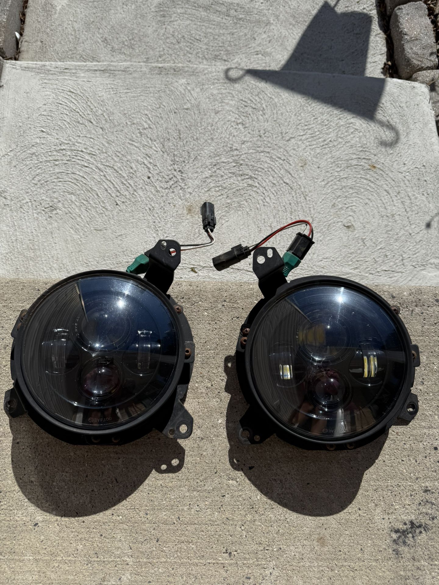 Jeep JL/JT Raxiom LED Headlights