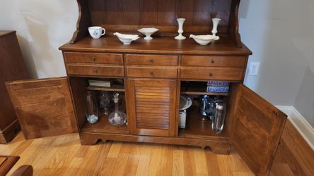 Ethan Allen Hutch pick up in Jackson NJ
