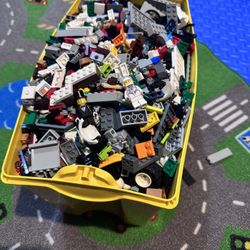 Medium Tub Legos 