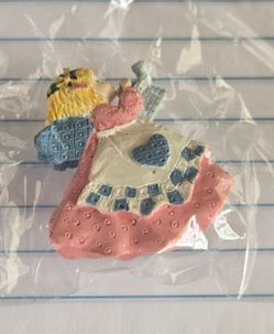 Vintage Resin Mouse Brooch Pin | Country Cottagecore Folk Art Figurine Jewelry