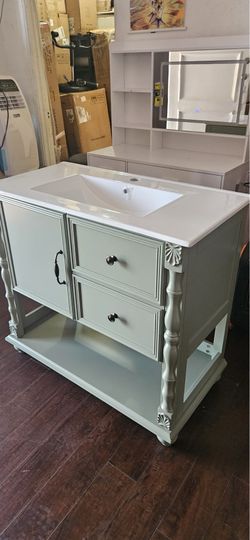 Bathroom vanity/ sink