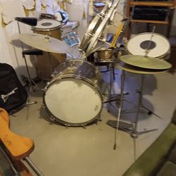 Vintage Ludwig Drum Set
