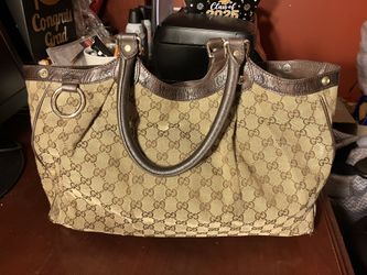 GUCCI Sukey 211944 Medium Leather Tote Handbag Ivory with Gold Hardware  GUCCI GUCCISSIMA - "Total GUCCI" Inside Lining Traditional GUCCI P