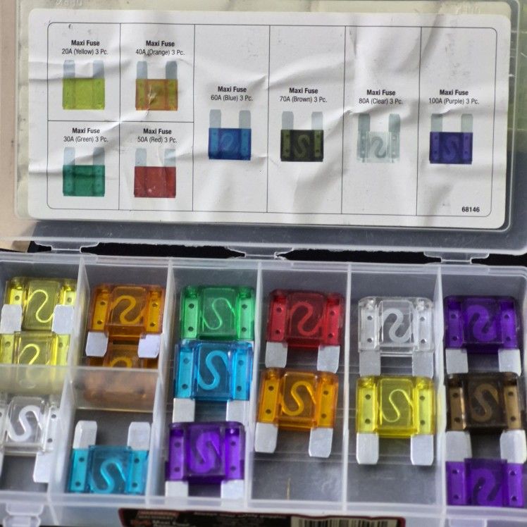 Hardware Achinery 24-Piece Maxi Blade Fuse Assortment Ki Only 16 Fuse Total