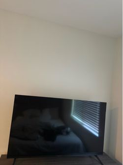 SMART TV- BASICALLY BRAND NEW