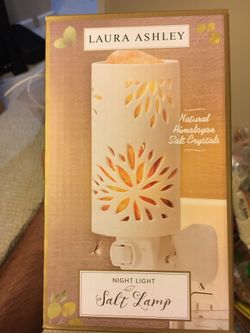 Brand New Laura Ashley Himalayan Salt Night Light