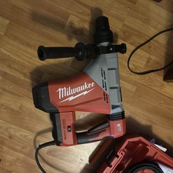 Milwaukee SDS Max Rotary Hammer 1 3/4”