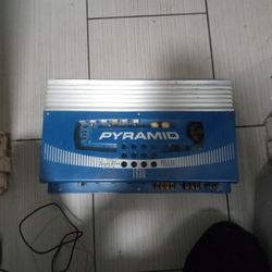 Pyramid Super Blue PB559x 1600 Watt Amp, JVC  CD Receiver 