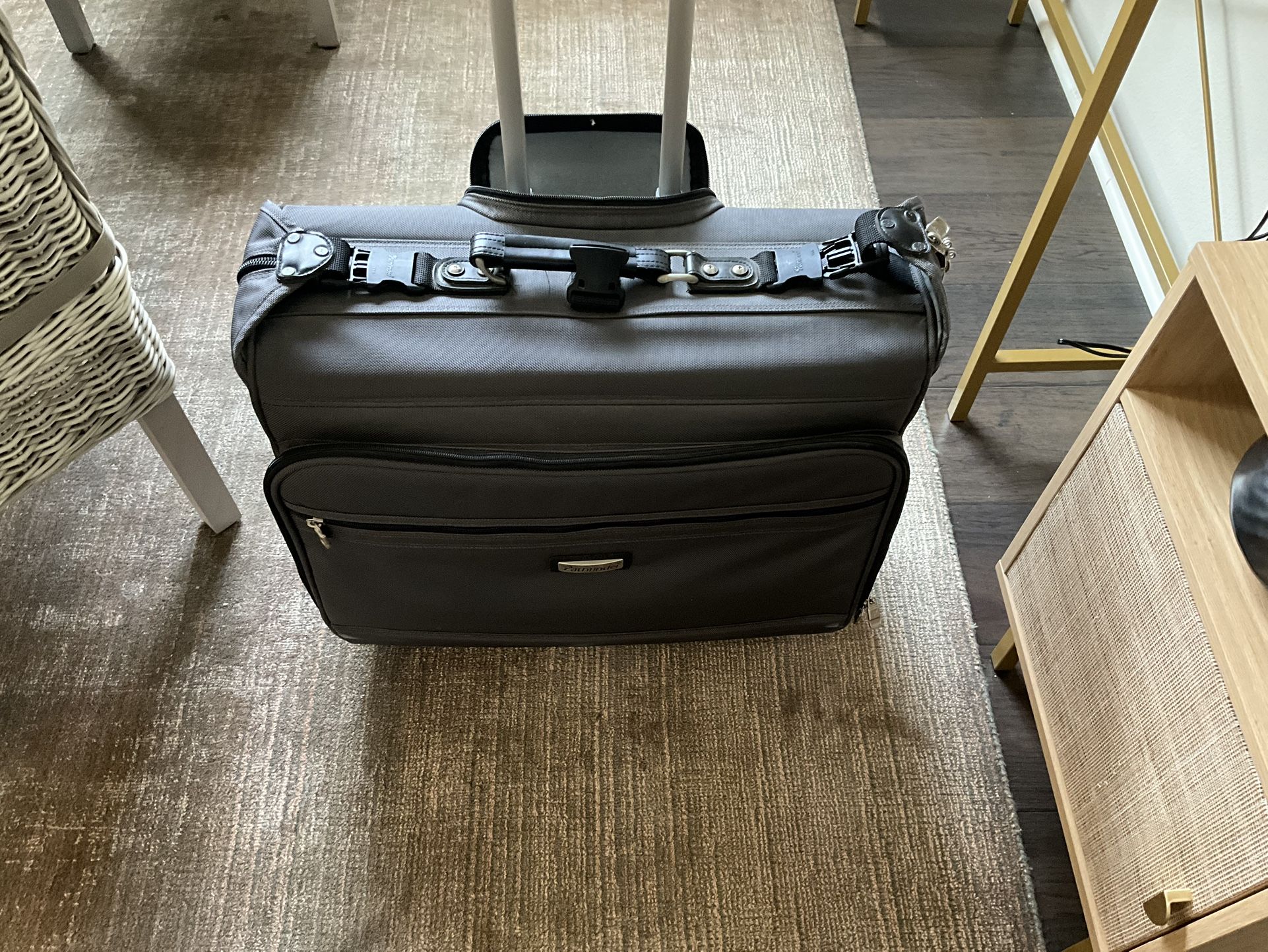Pathfinder Travel Bag Very Sturdy 22" By 20"
