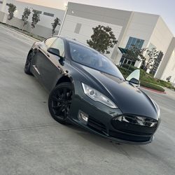 2014 TESLA S 85