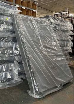 Full size mattress and box spring