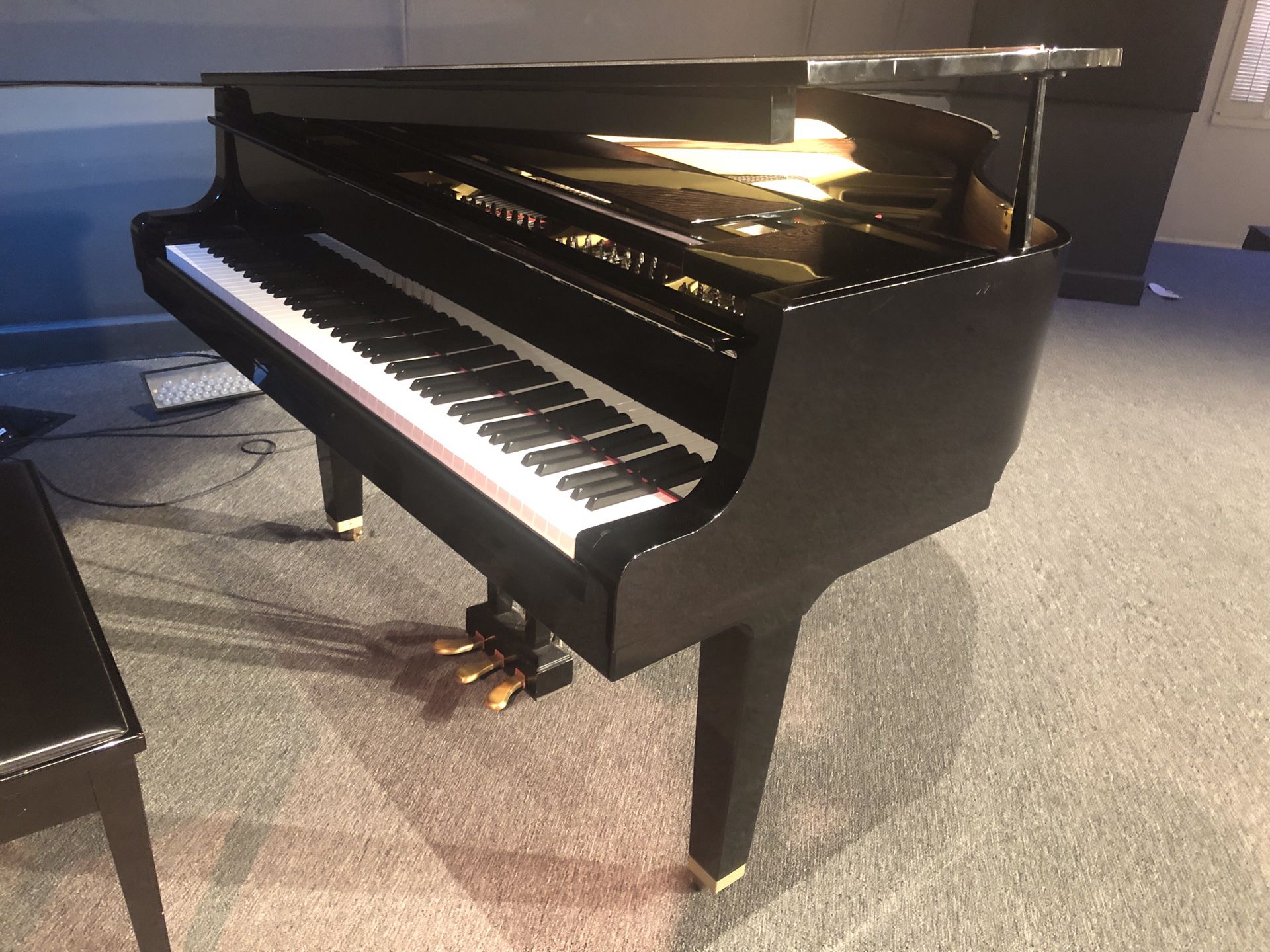 Yamaha Baby Grand Piano GH1 $4,500 OBO Great condition! Dm for details pick up only