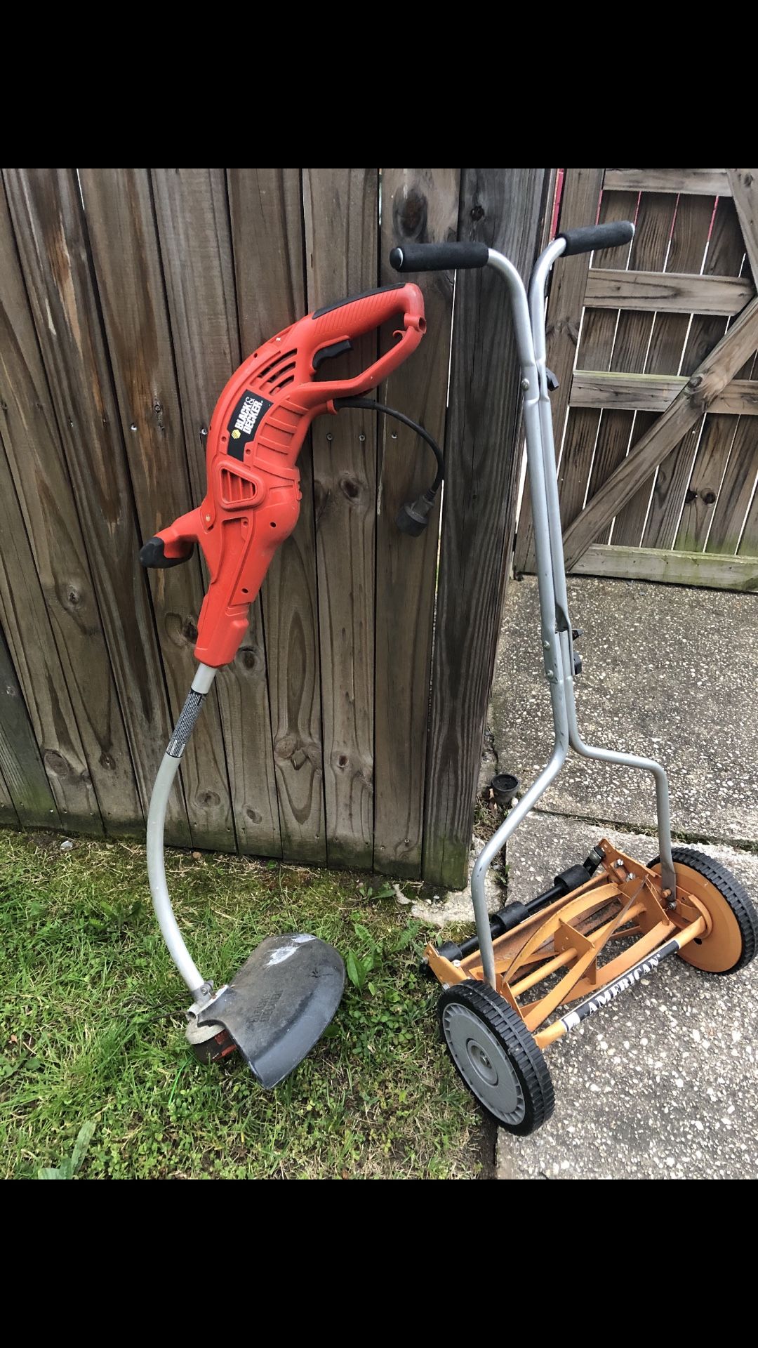 Black & Decker electric trimmer/push lawnmower manual both in great condition