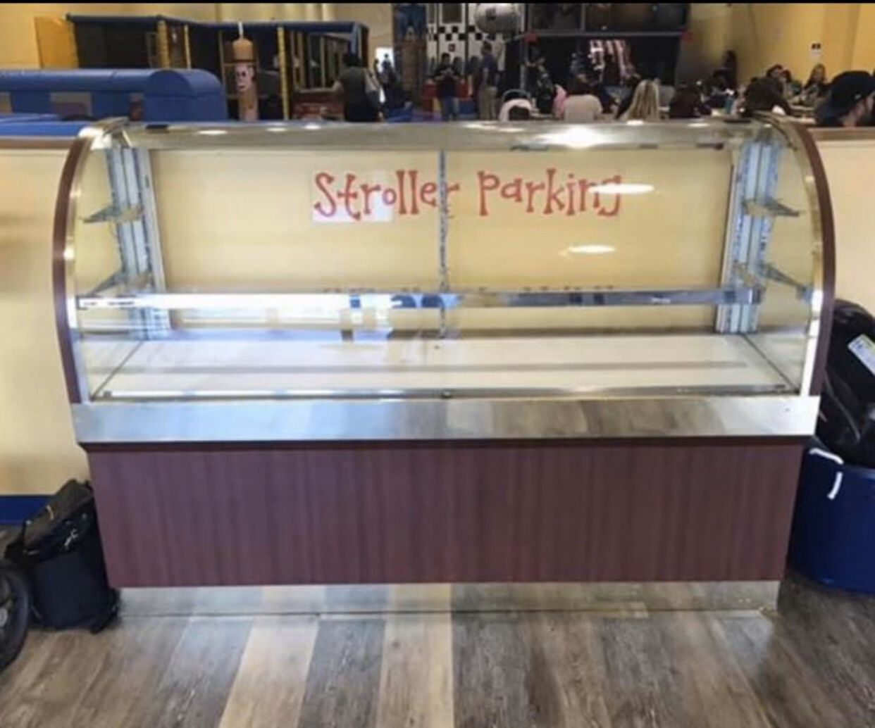 FREE 6ft Bakery display unit with glass shelves and lights
