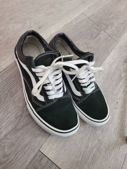 Vans big kids old skool Skater Sneakers Size 6.5