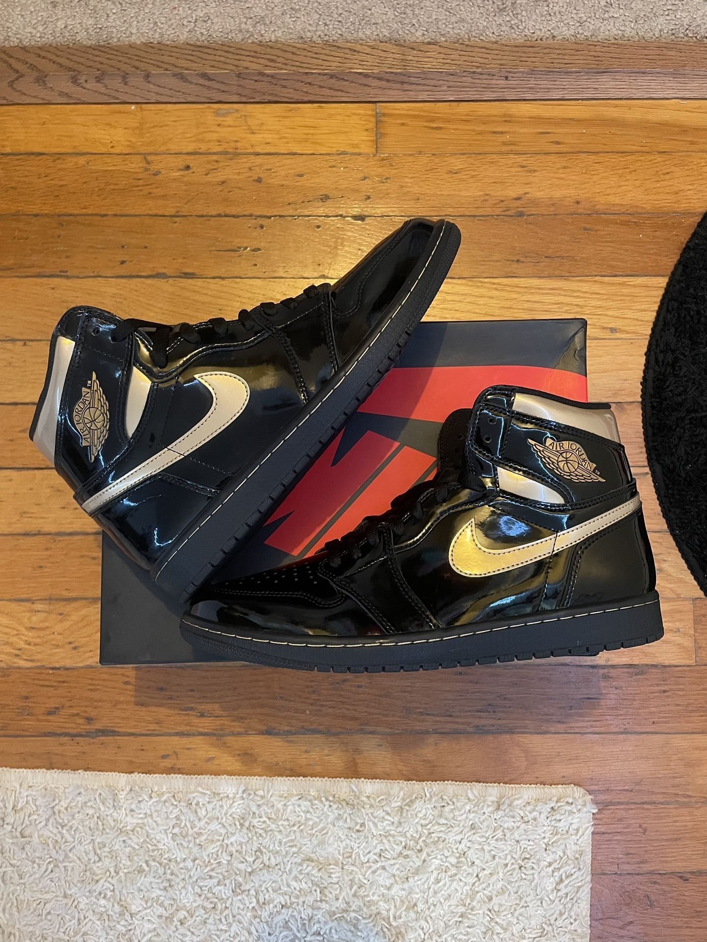 jordan 1 black metallic gold