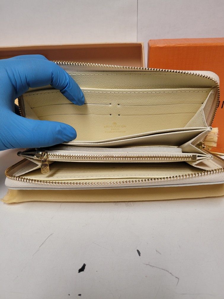 Louis Vuitton White Wallet