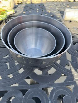 metal mixing bowls