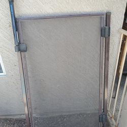 Mesh pool fence