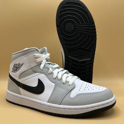 Jordan 1 Mid Light Smoke Grey (W) WOMENS Size 10 MENS Size 8.5 Deadstock