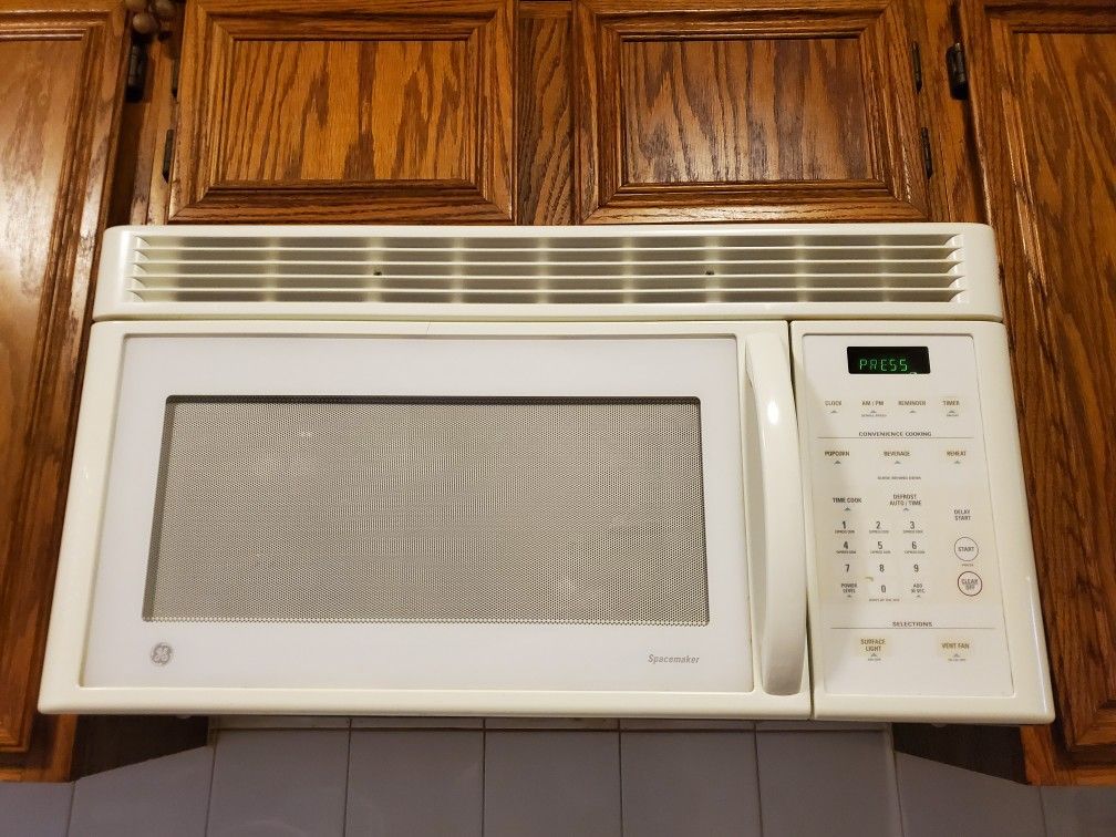 GE Microwave Oven / Over Hood