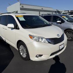 2017 Toyota Sienna 
