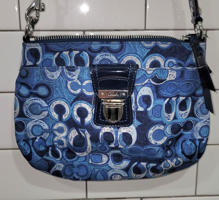 Authentic Blue COACH purse for Sale in Boise, ID - OfferUp