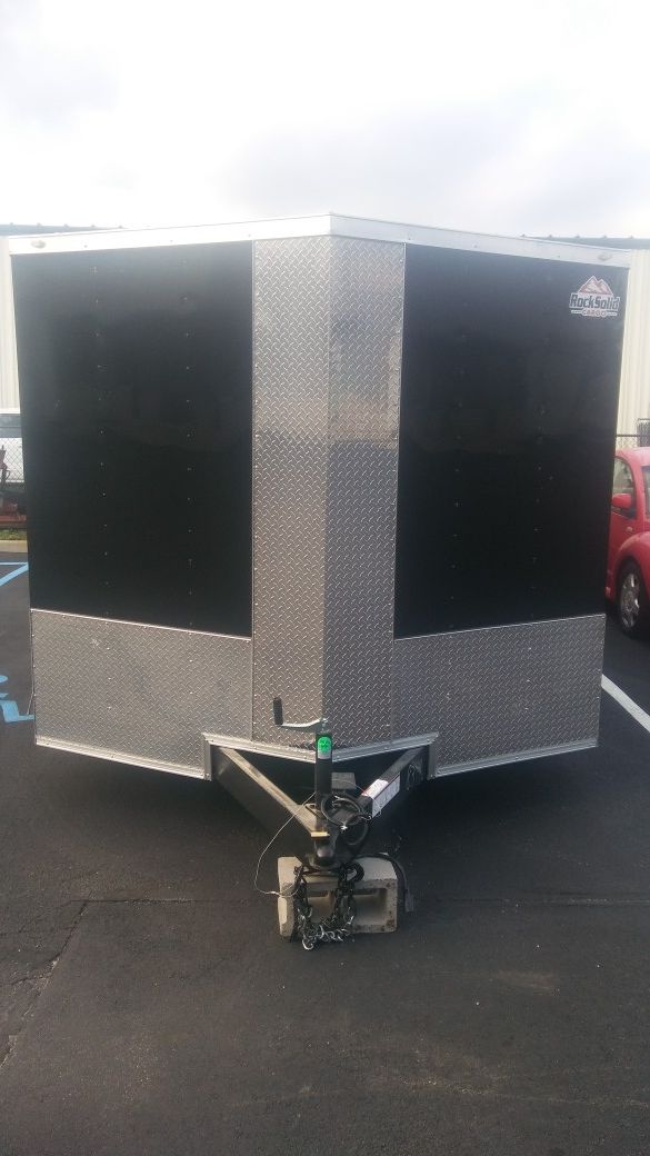 24' and 28' Vnose Enclosed Aluminum Trailers