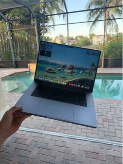MacBook 16 Pro M1 Max, 64GB, 1Tb in good condition