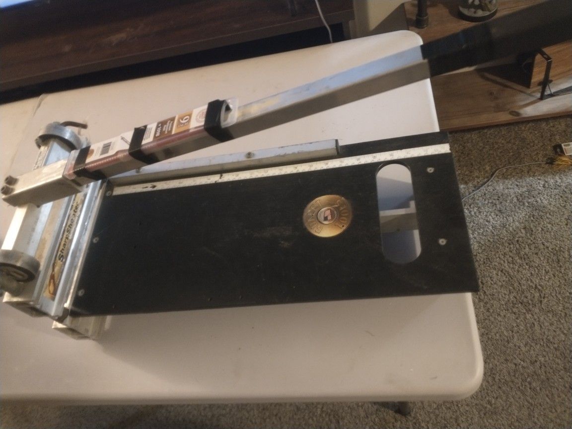 Bullet Tools Sharpshooter 9" Flooring And Siding Cutter With 2 Brand New Blades