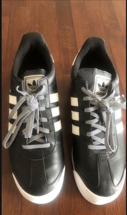 New Classic Adidas Size 8.5