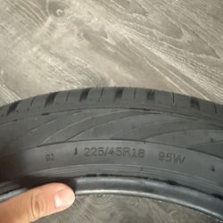Tire 225/45 R18