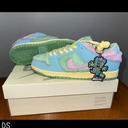 SB Dunk Low Verdy Visty (Sz 8.5)