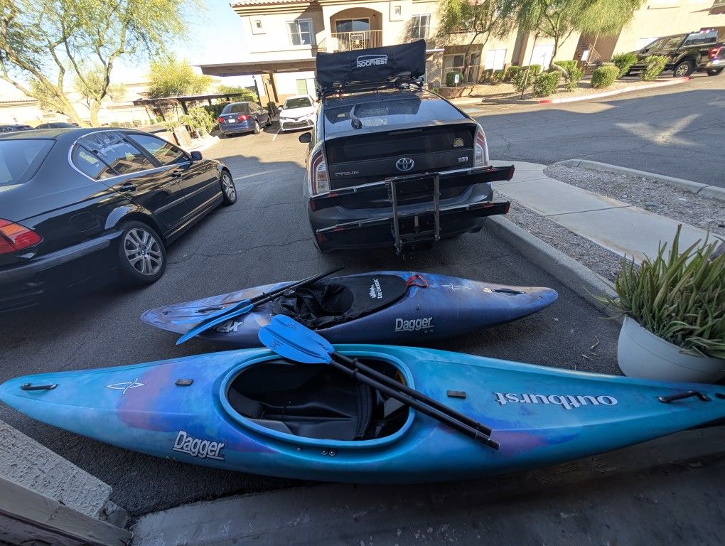 Whitewater Kayak Dagger Outbursts