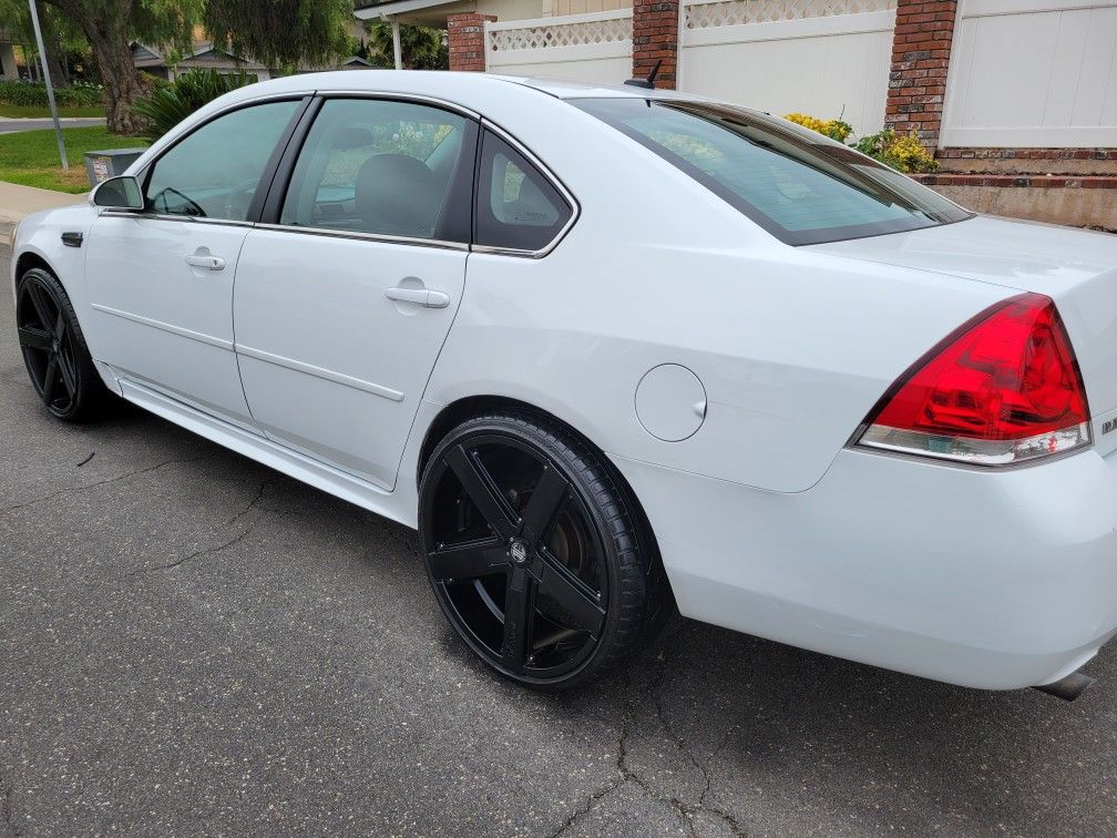 Chevy Impala, Clean Title, Smogged, 22"rims, Low Miles, Runs And Drives Great