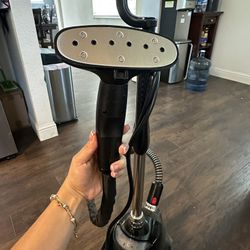Standing Garment steamer