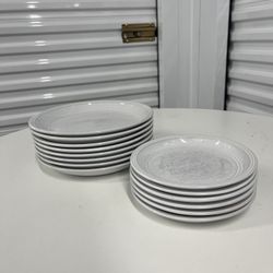 Set of Large and Small Plates