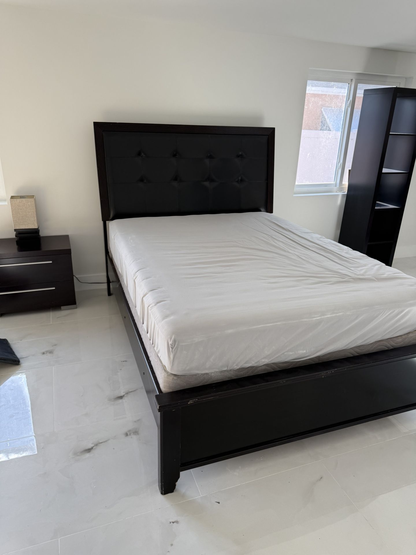 Queen Solid Wood Bed