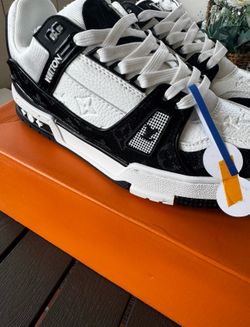 L V Trainers