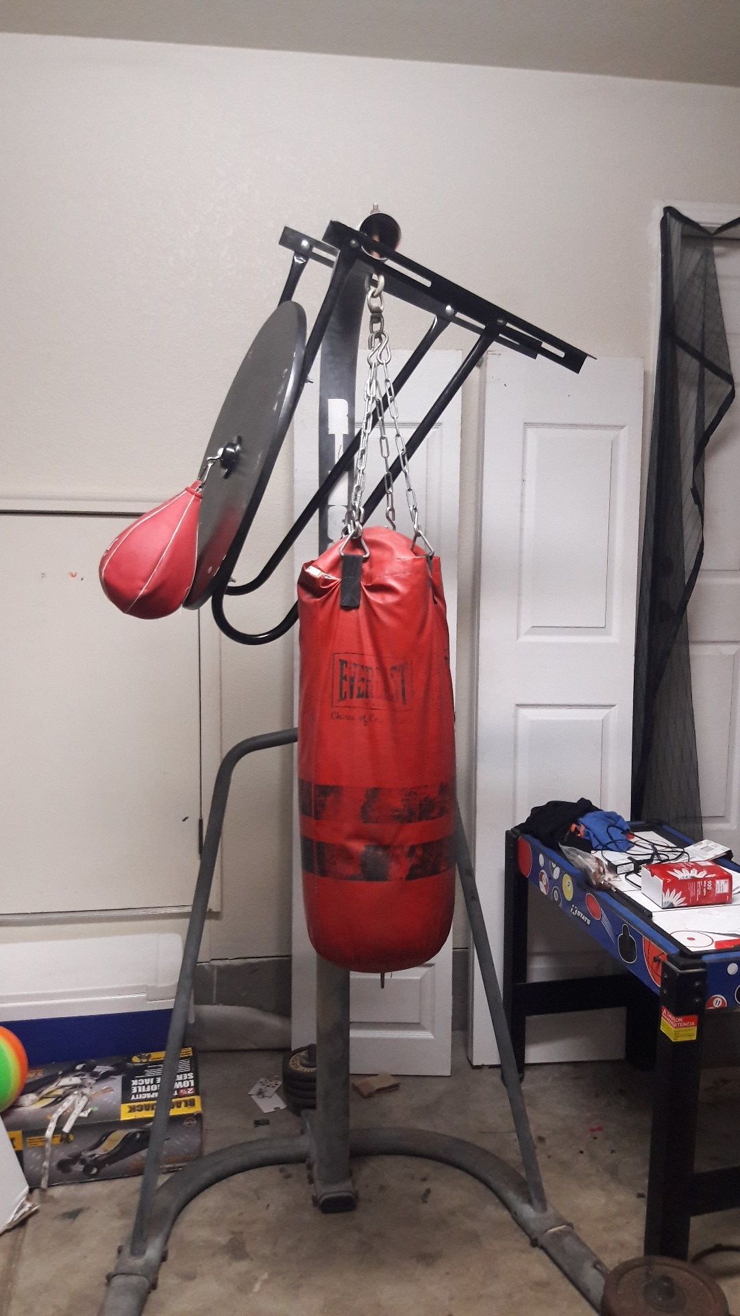 boxing bag and stand...everlast speed bag