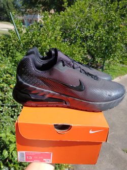New Nike Air Max Phoenix men sizes 8 to 13 black