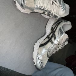 Men Gel-Kayano 14 Size 10.5